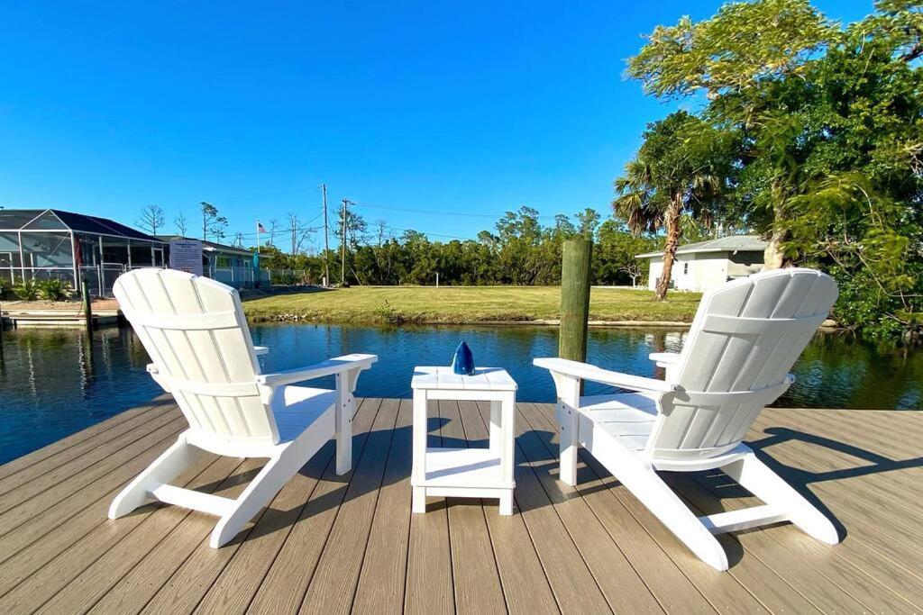 Waterfront Gulf Gateway: Pool/dock/grill/gameroom Holiday home *