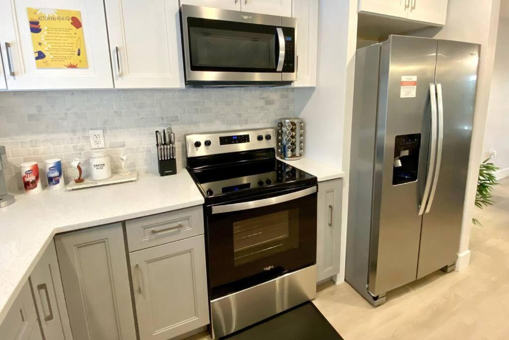 Waterfront Gulf Gateway: Pool/dock/grill/gameroom Holiday home Fort Myers