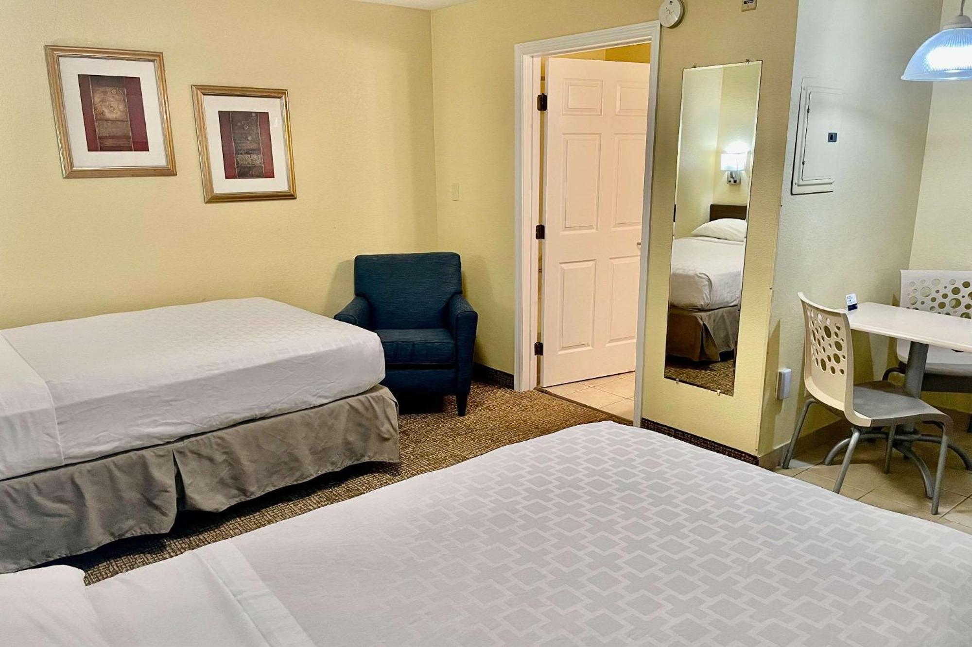 Suburban Myers Cape Coral Hotel 2*