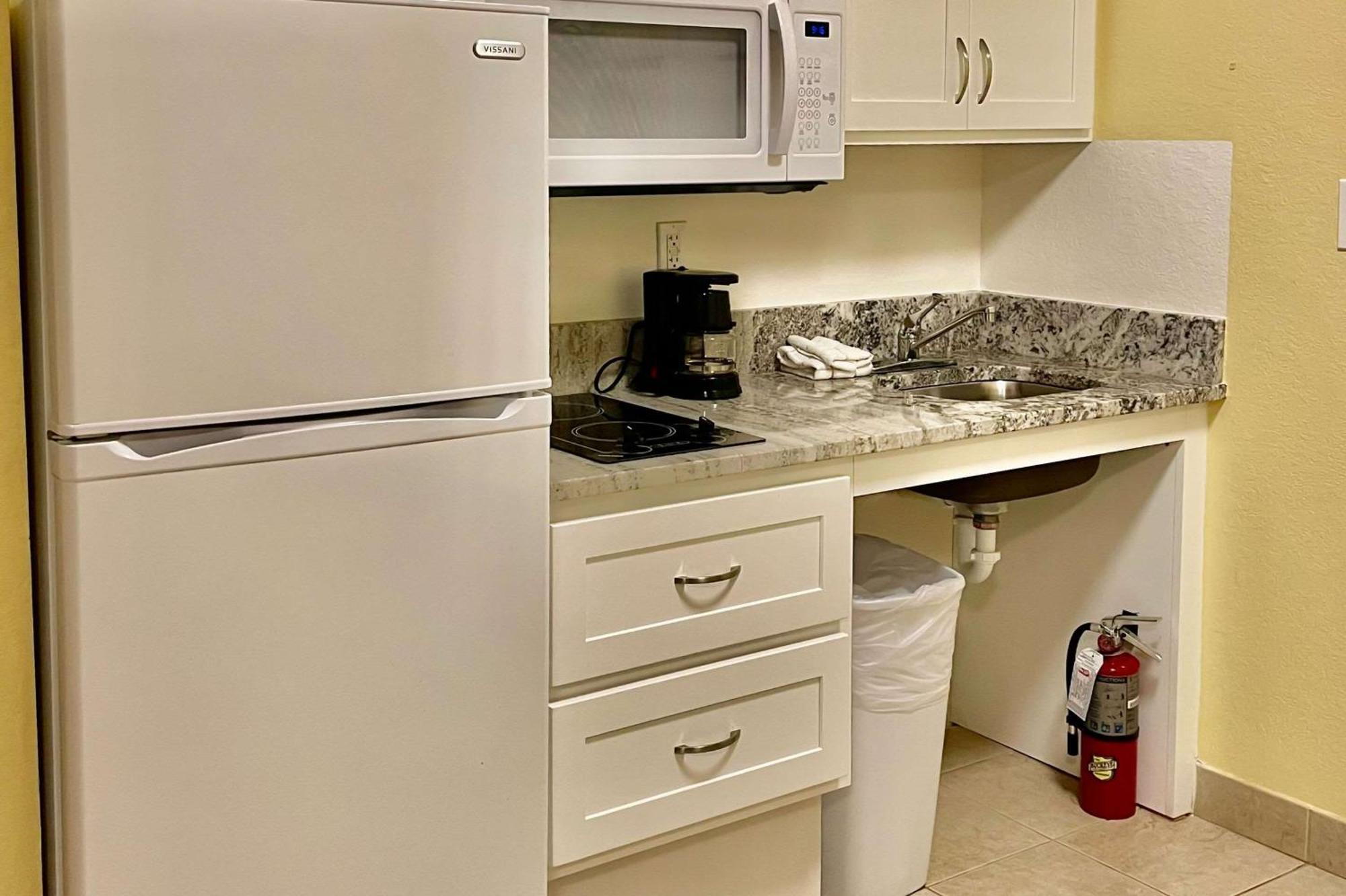 Hotel Suburban Myers Cape Coral 2*