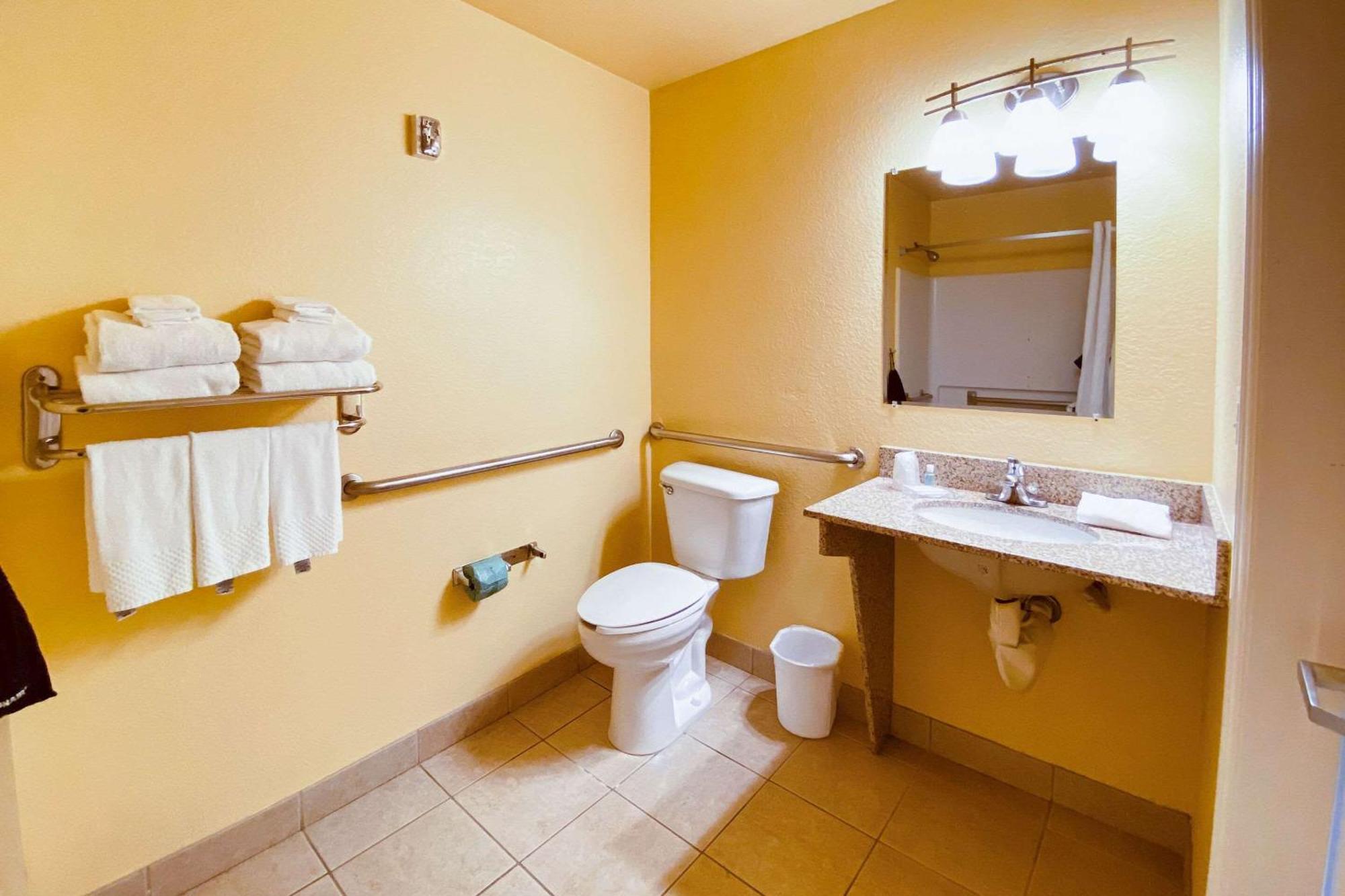 Suburban Myers Cape Coral 2*