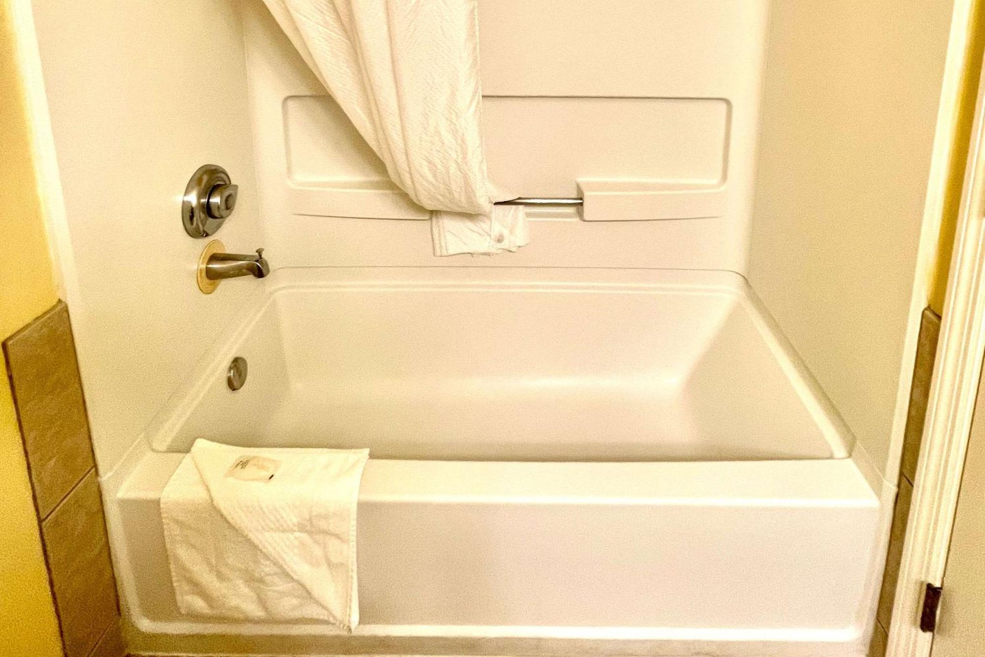 Suburban Myers Cape Coral 2*