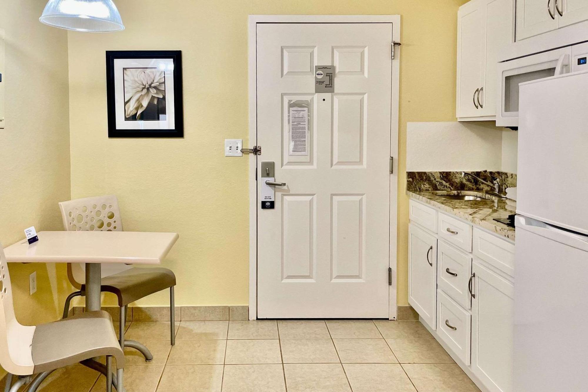 Suburban Myers Cape Coral 2*