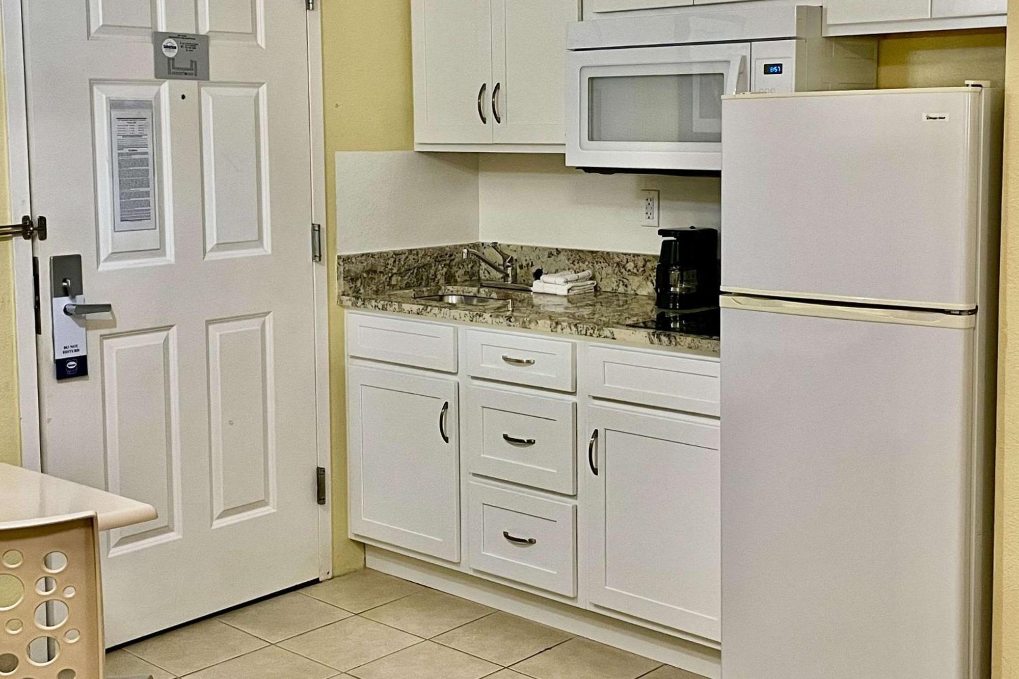 Suburban Myers Cape Coral Hotel 2*