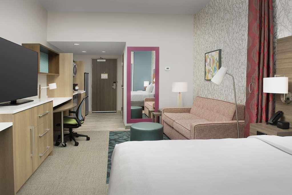 Home2 By Hilton Myers Airport Hotel