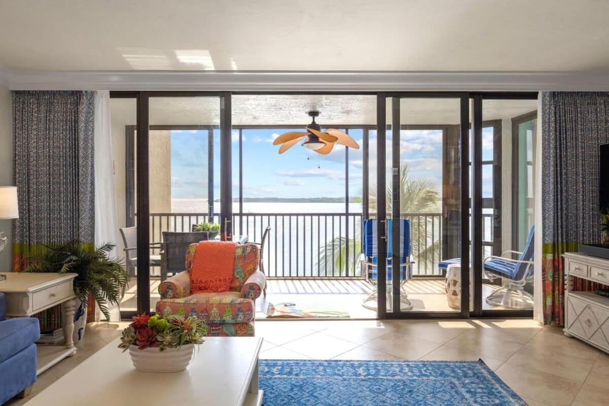 Gorgeous Renovated In Upscale Sanibel Harbour Tower Fort Myers