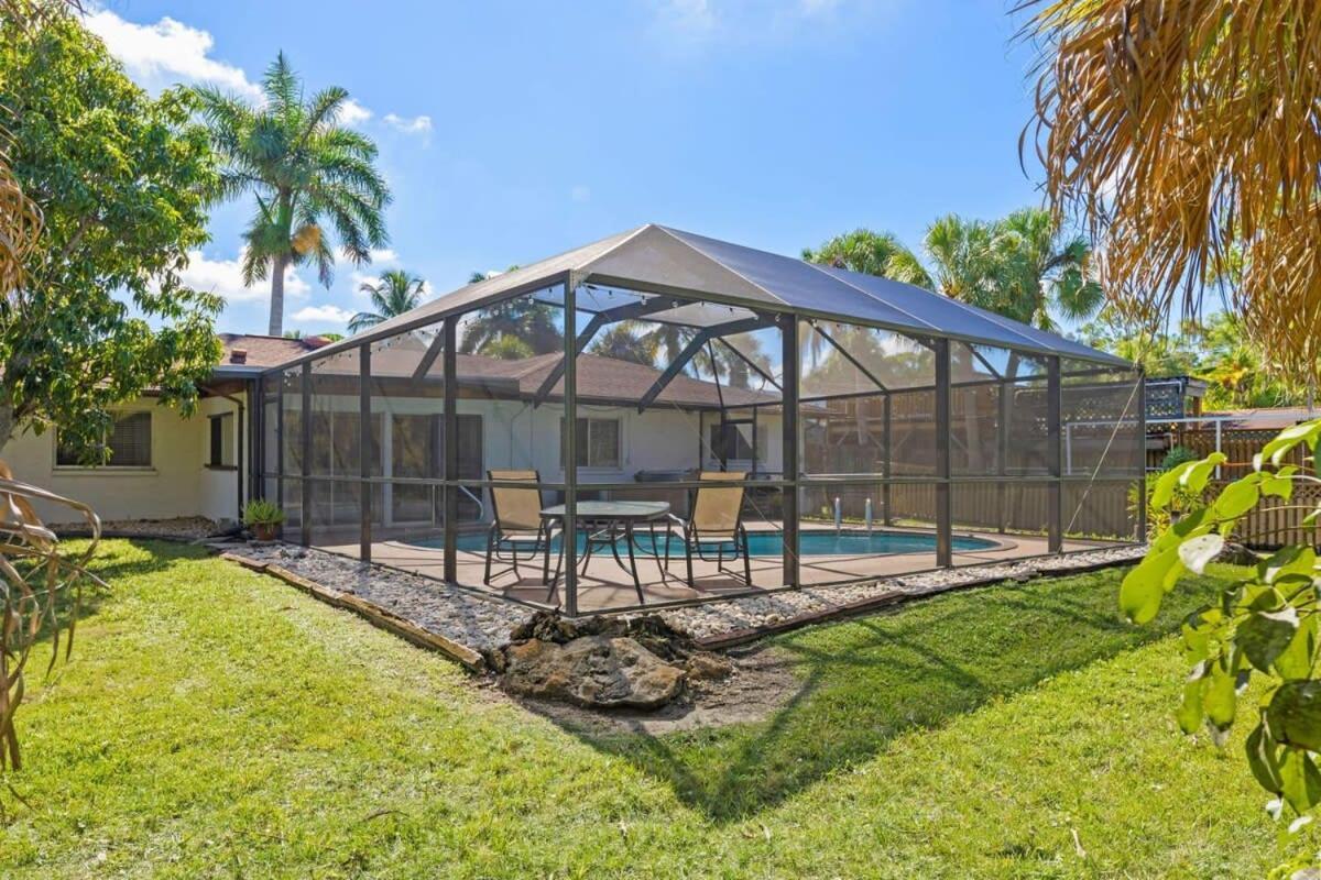 Cute Coastal With Pool *