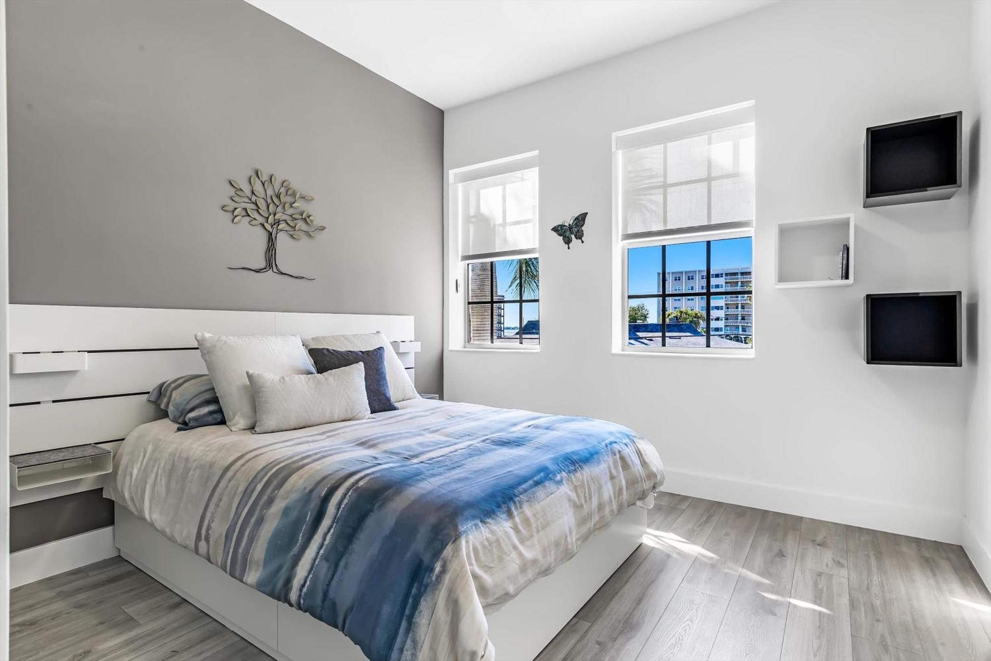 Chic & Cozy River District Townhouse * Fort Myers