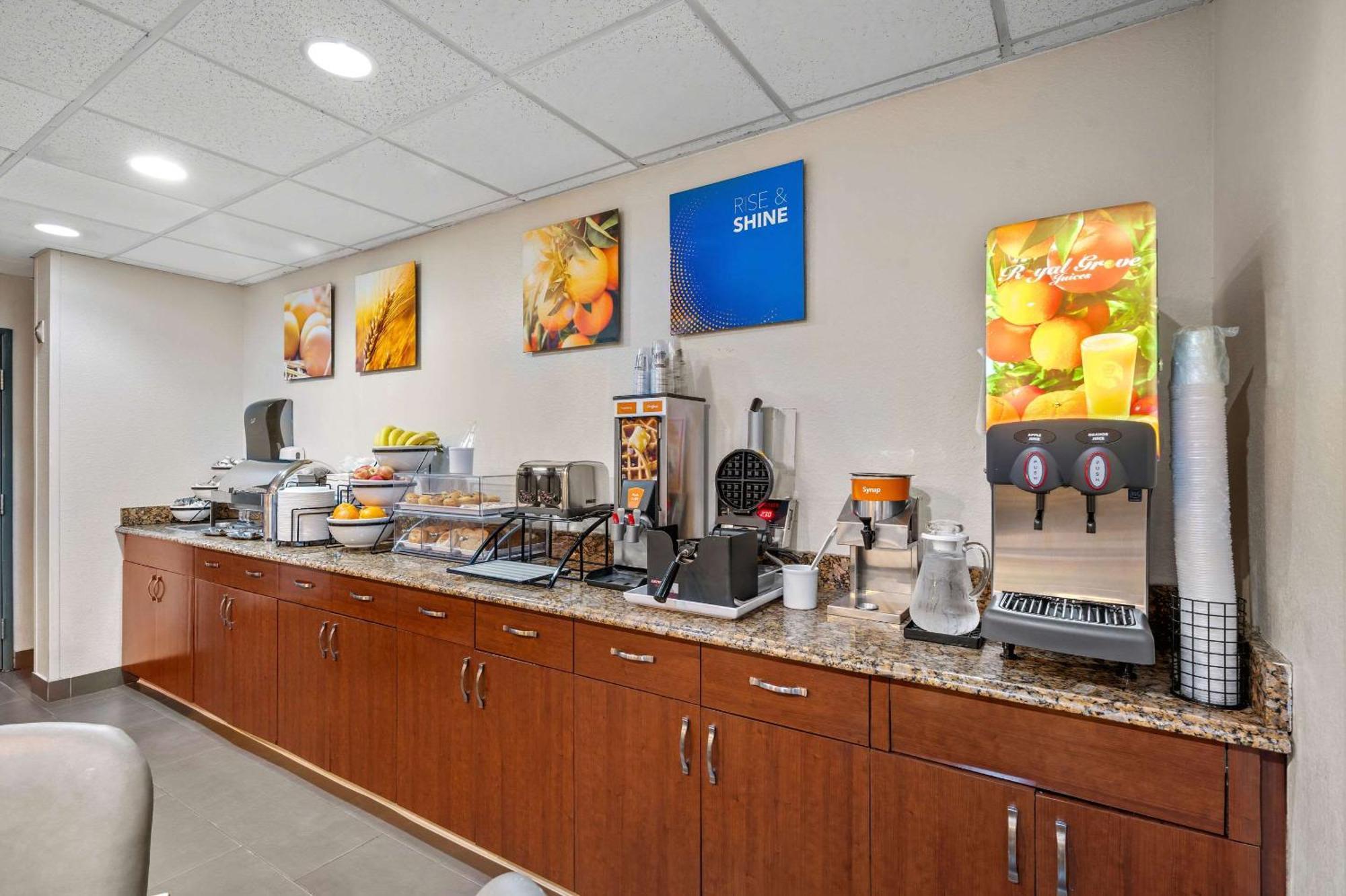 Inn Comfort Myers Northeast 2*
