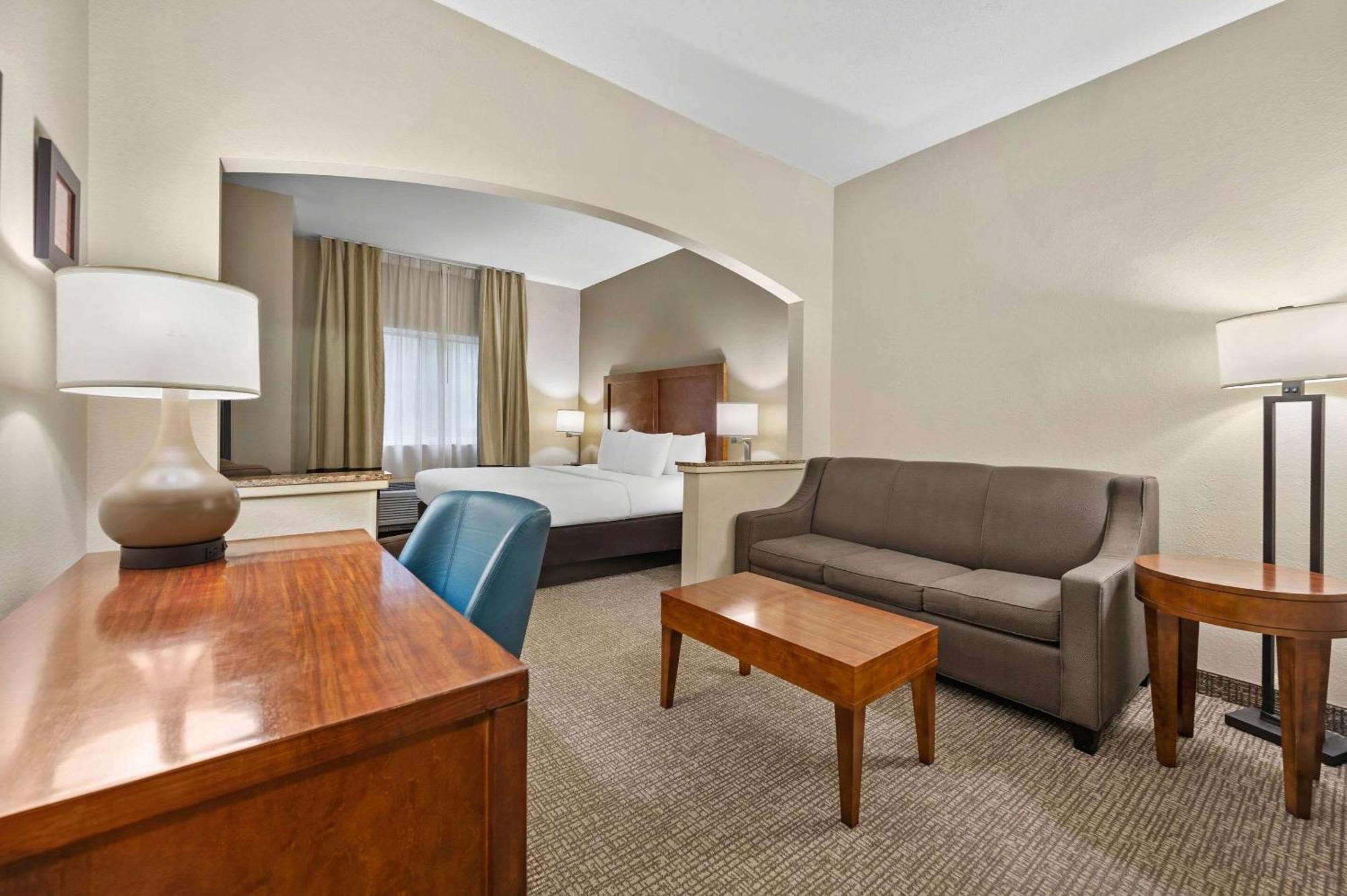 Inn Comfort Myers Northeast 2*