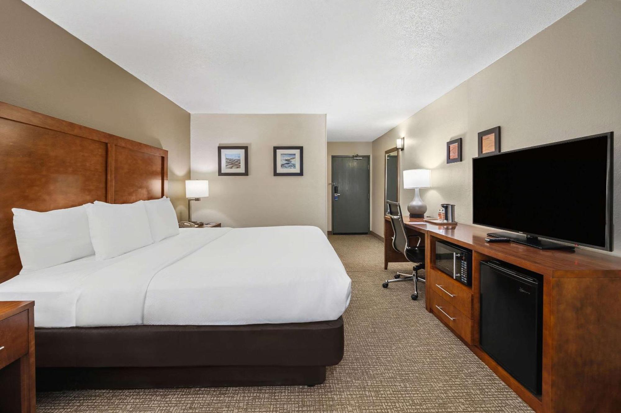 Comfort Myers Northeast 2*