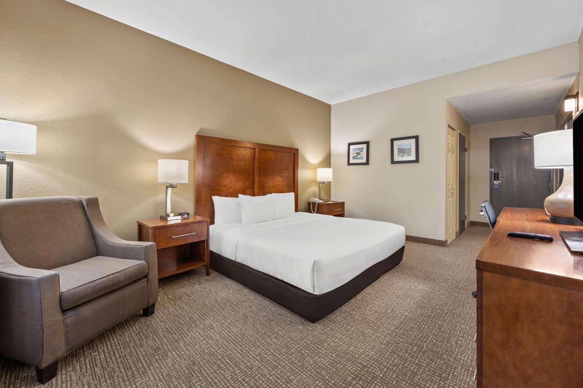 Inn Comfort Myers Northeast 2*