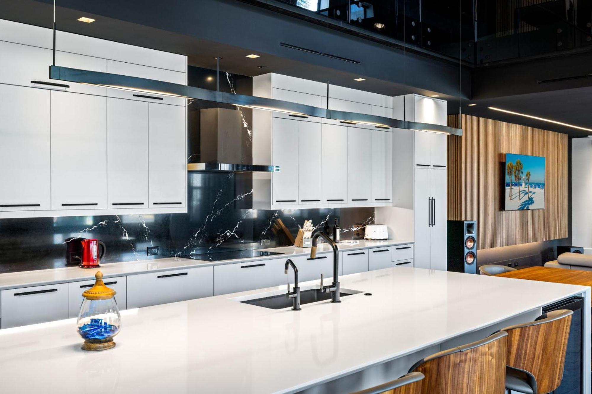 Modern Loft In Downtown River District Holiday home *