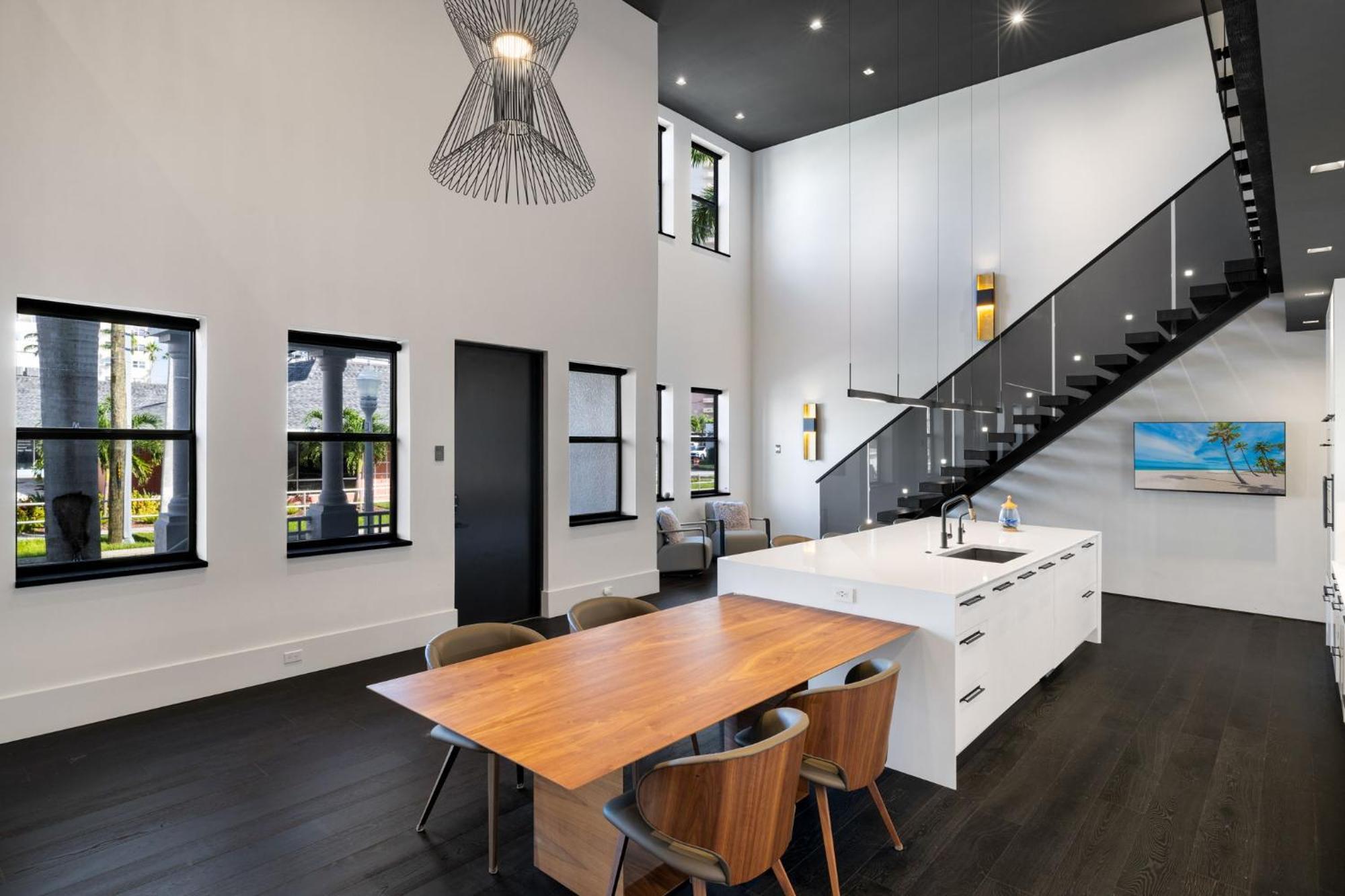 Modern Loft In Downtown River District Fort Myers