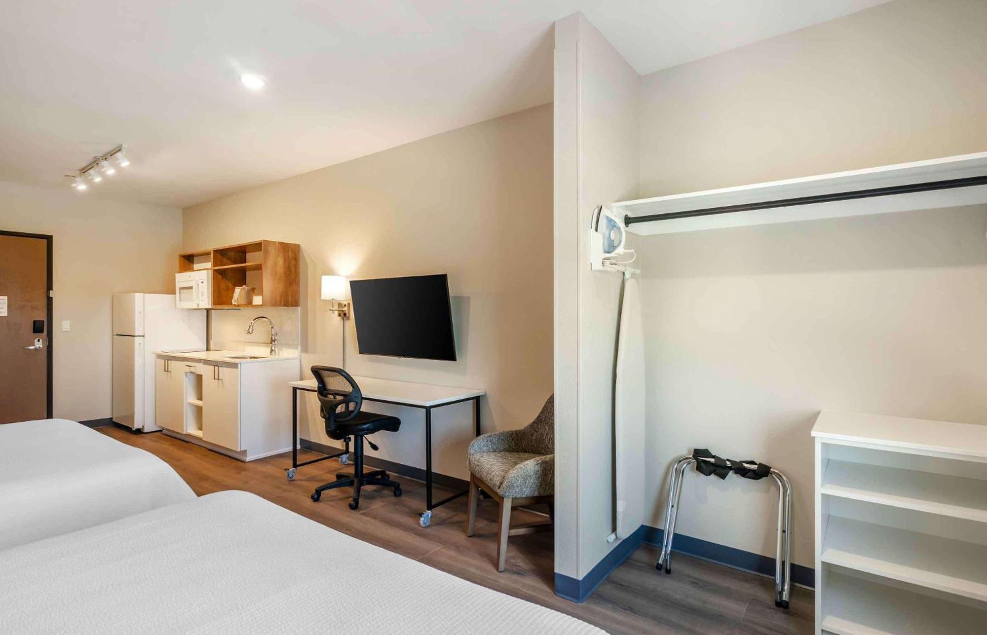 Extended America Premier - Myers - Airport Hotel *