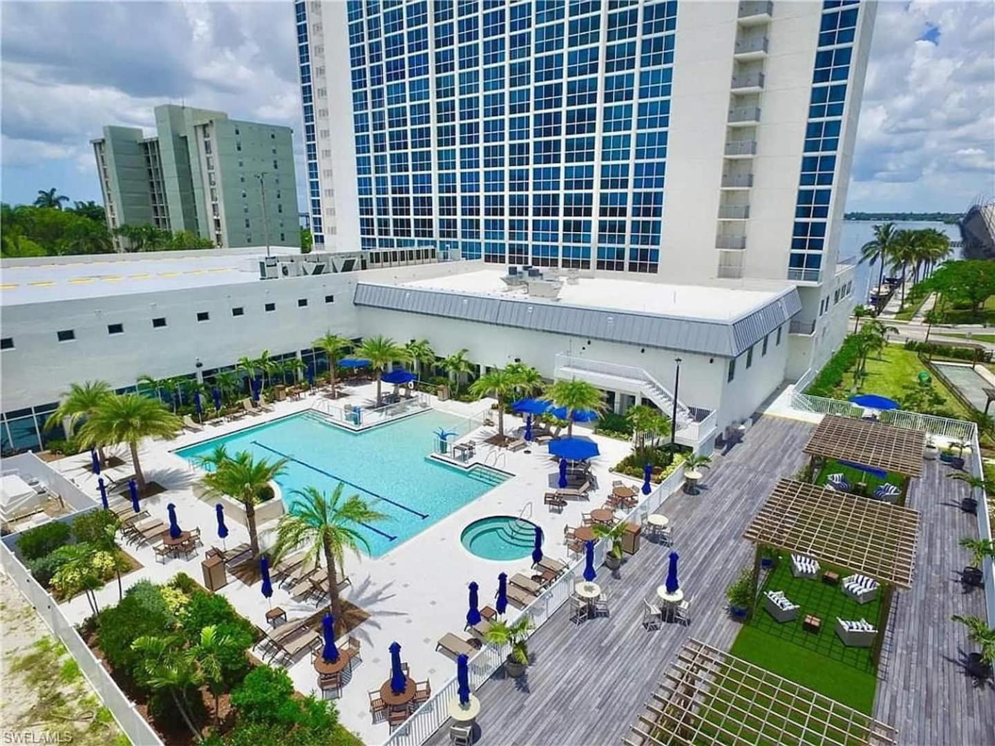 High-rise Waterfront Haven