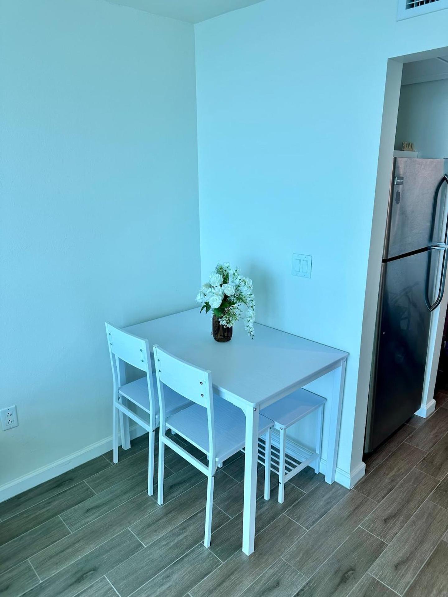 High-rise Waterfront Haven Apartment Fort Myers