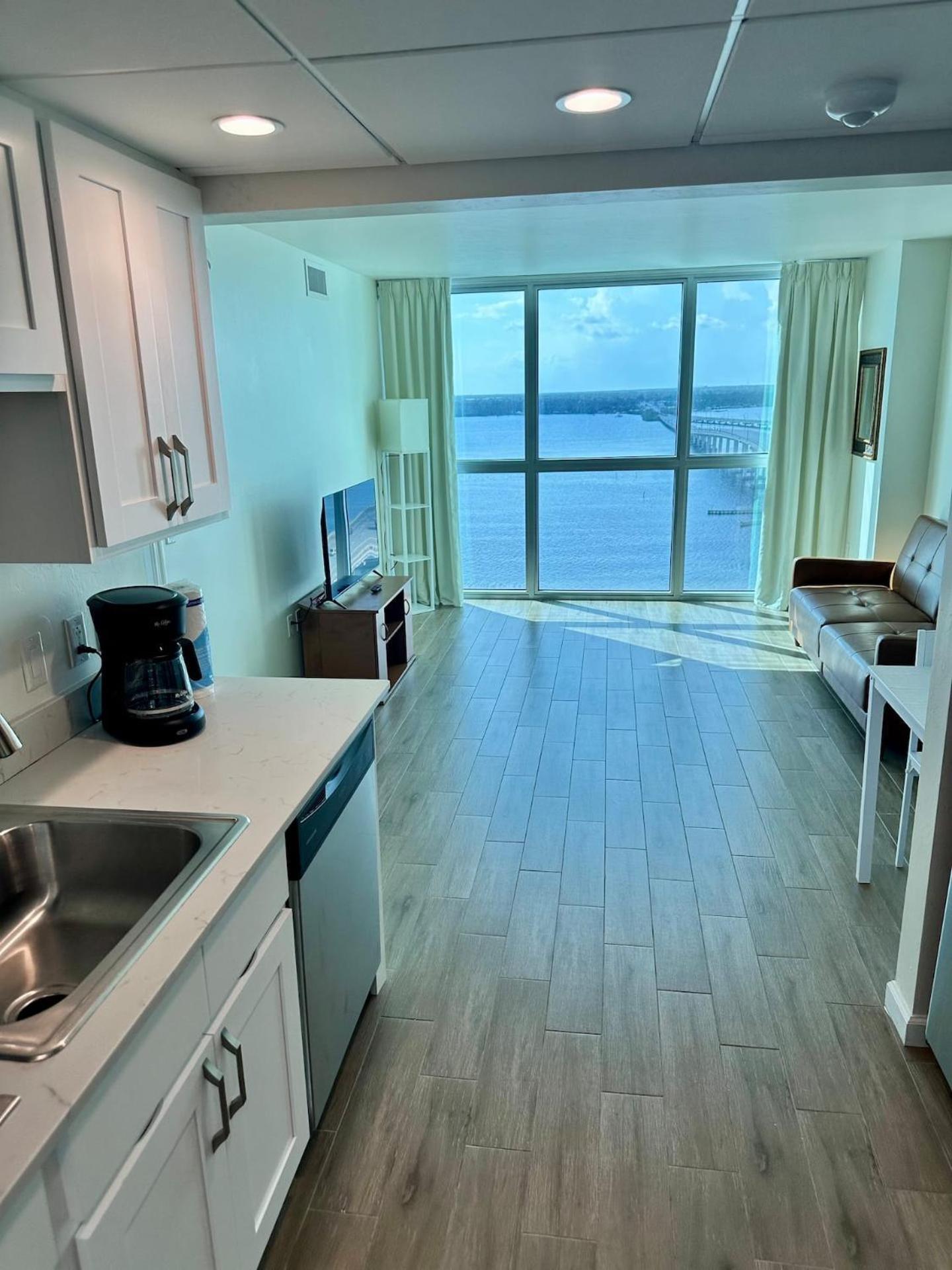 Apartment High-rise Waterfront Haven Fort Myers