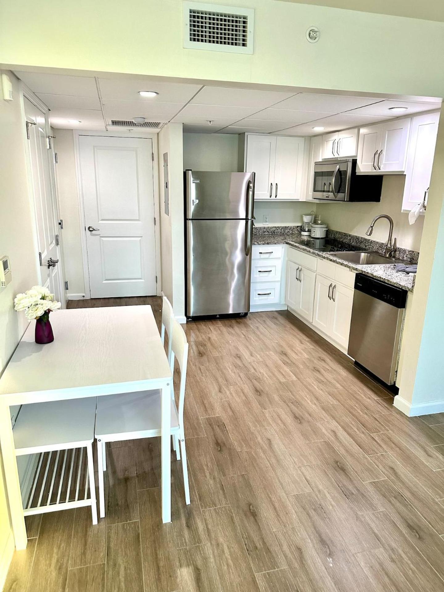 Apartment Stunning Water View Fort Myers