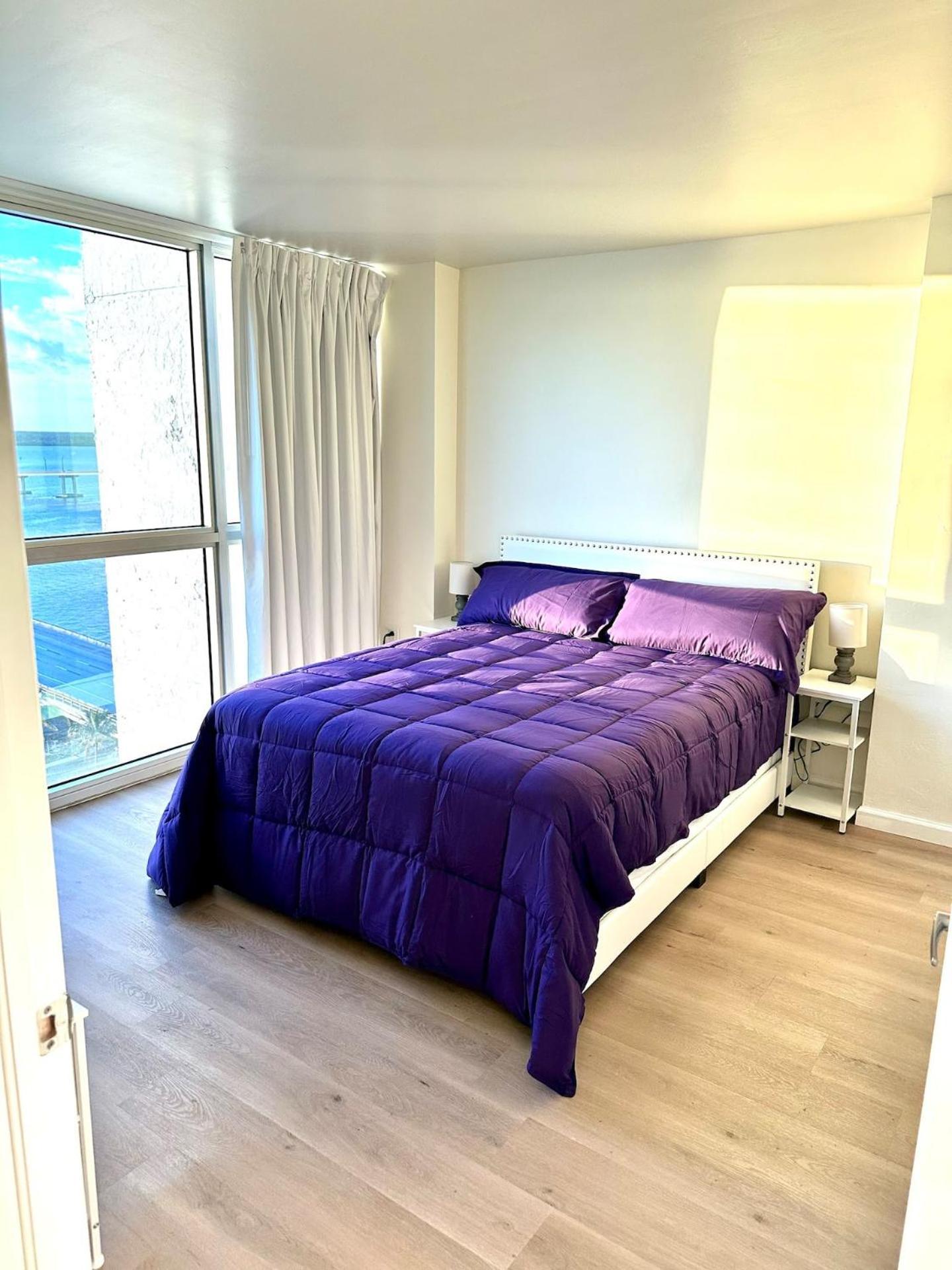 Apartment Stunning Water View *