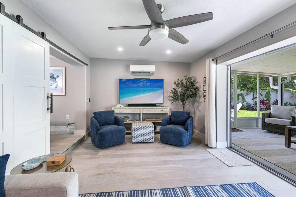 Stunning New Listing Complete Remodel Conveniently Located Three Bedroom Den With Sleeper Sofa Fort Myers