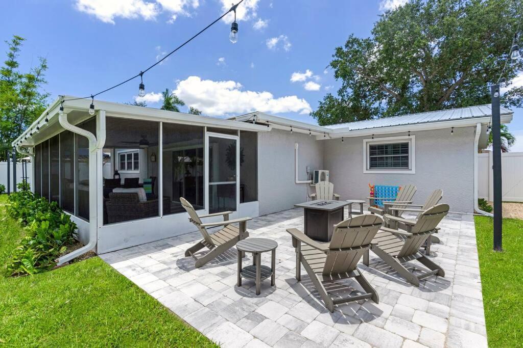 Stunning New Listing Complete Remodel Conveniently Located Three Bedroom Den With Sleeper Sofa * Fort Myers