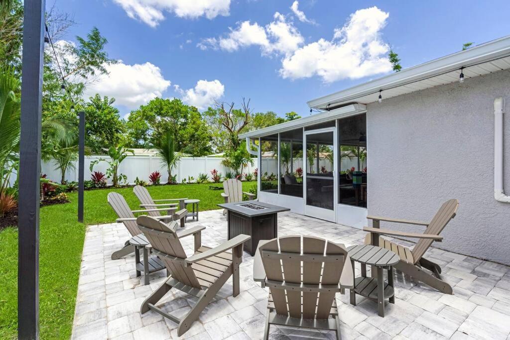 Stunning New Listing Complete Remodel Conveniently Located Three Bedroom Den With Sleeper Sofa * Fort Myers