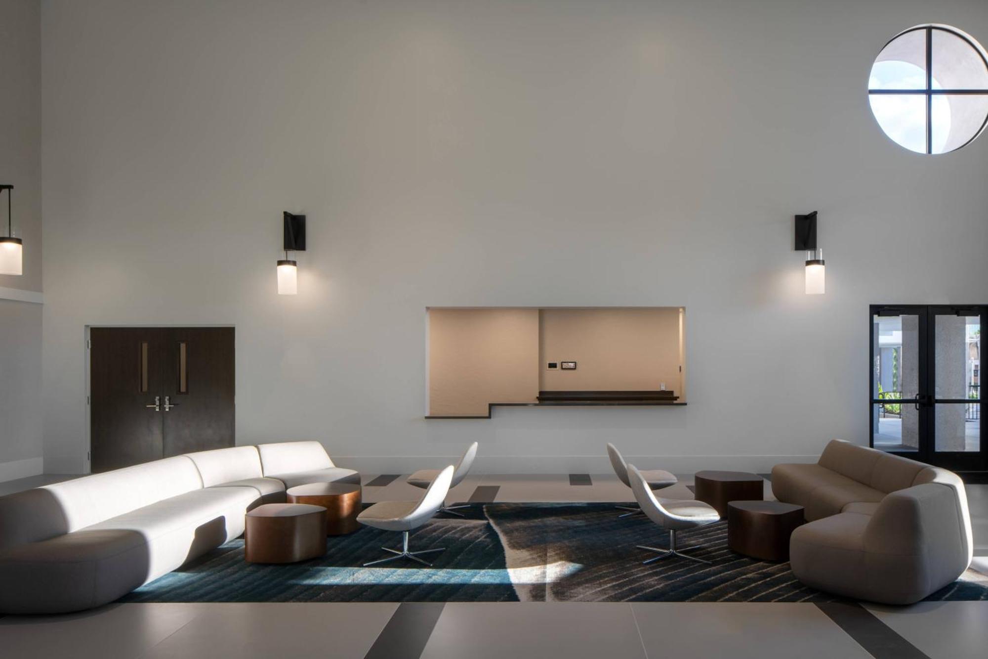 Luminary & Co., Autograph Collection 4* Fort Myers