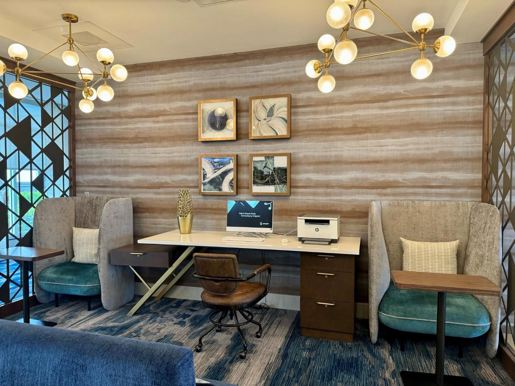 Crowne Plaza Ft Myers Gulf Coast By Ihg Hotel