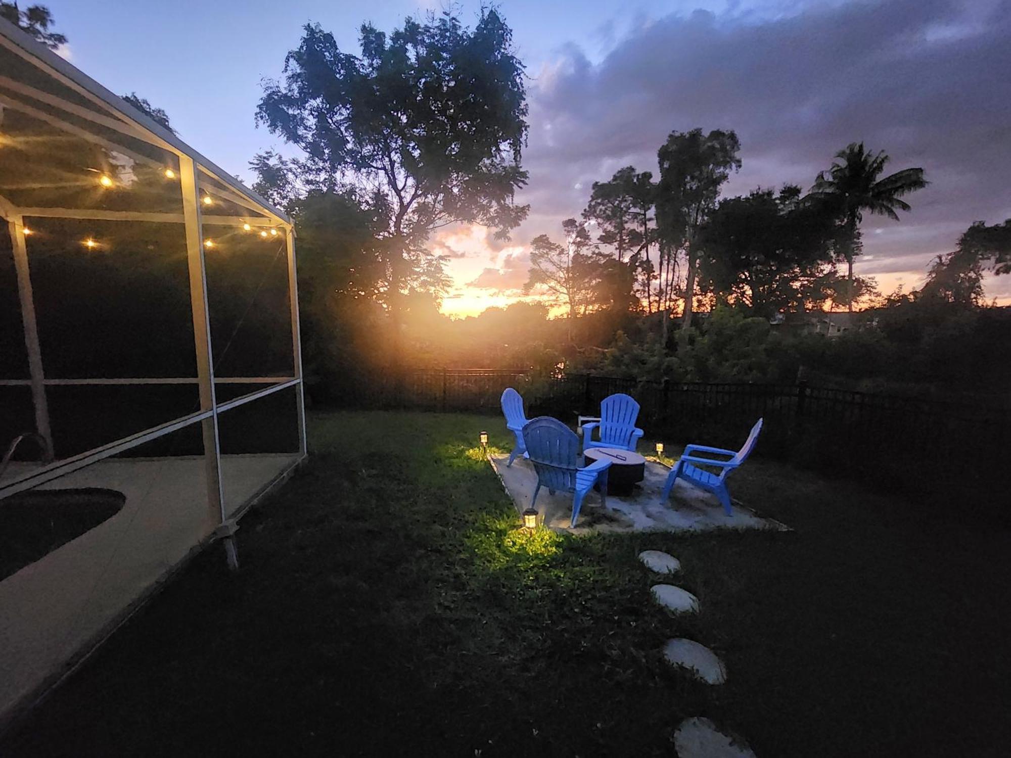 Secluded Backyard With Hot Tub & Pool - 3br & 2b Fort Myers