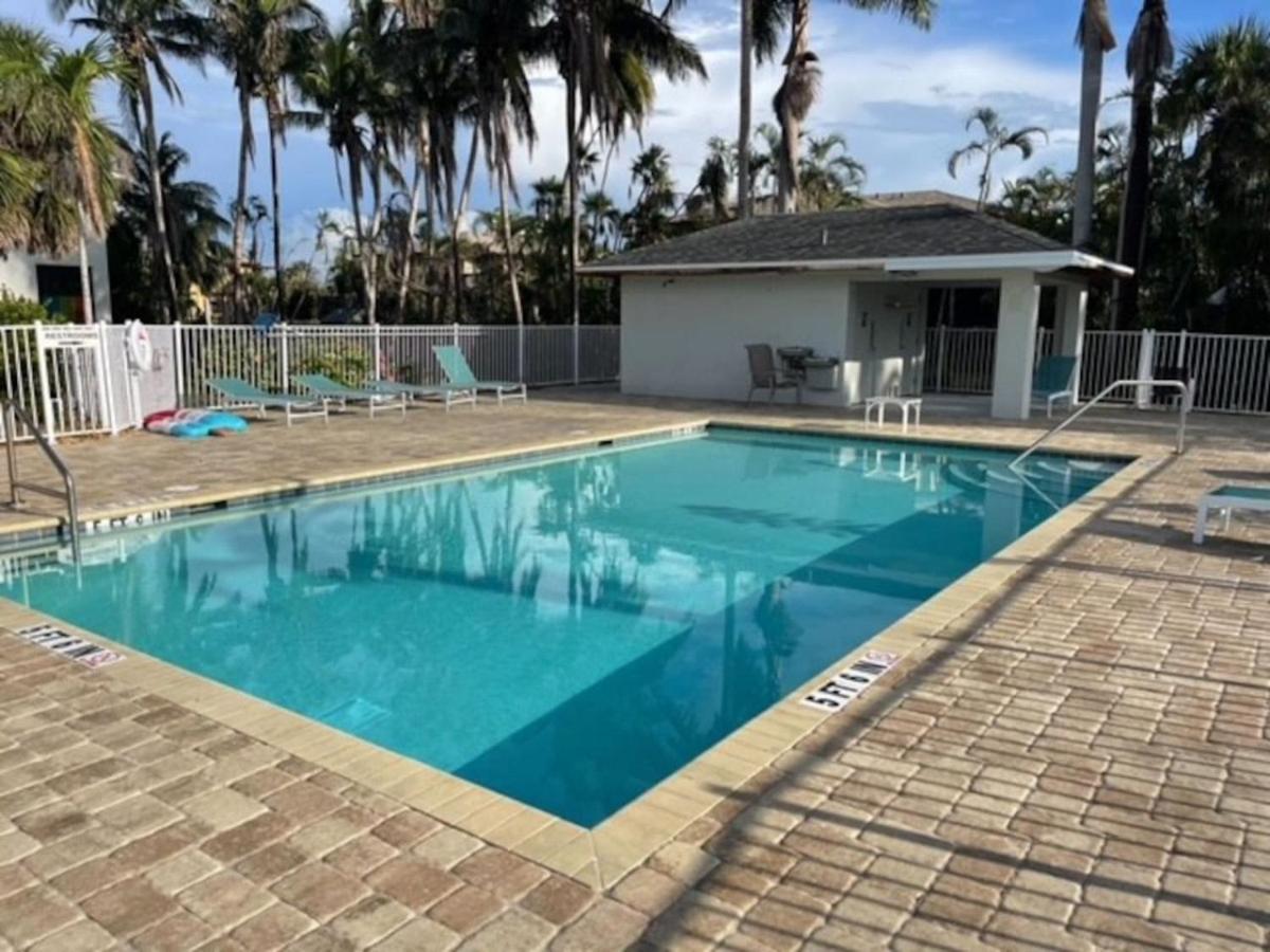 Hideaway At Hidden Palms Cove