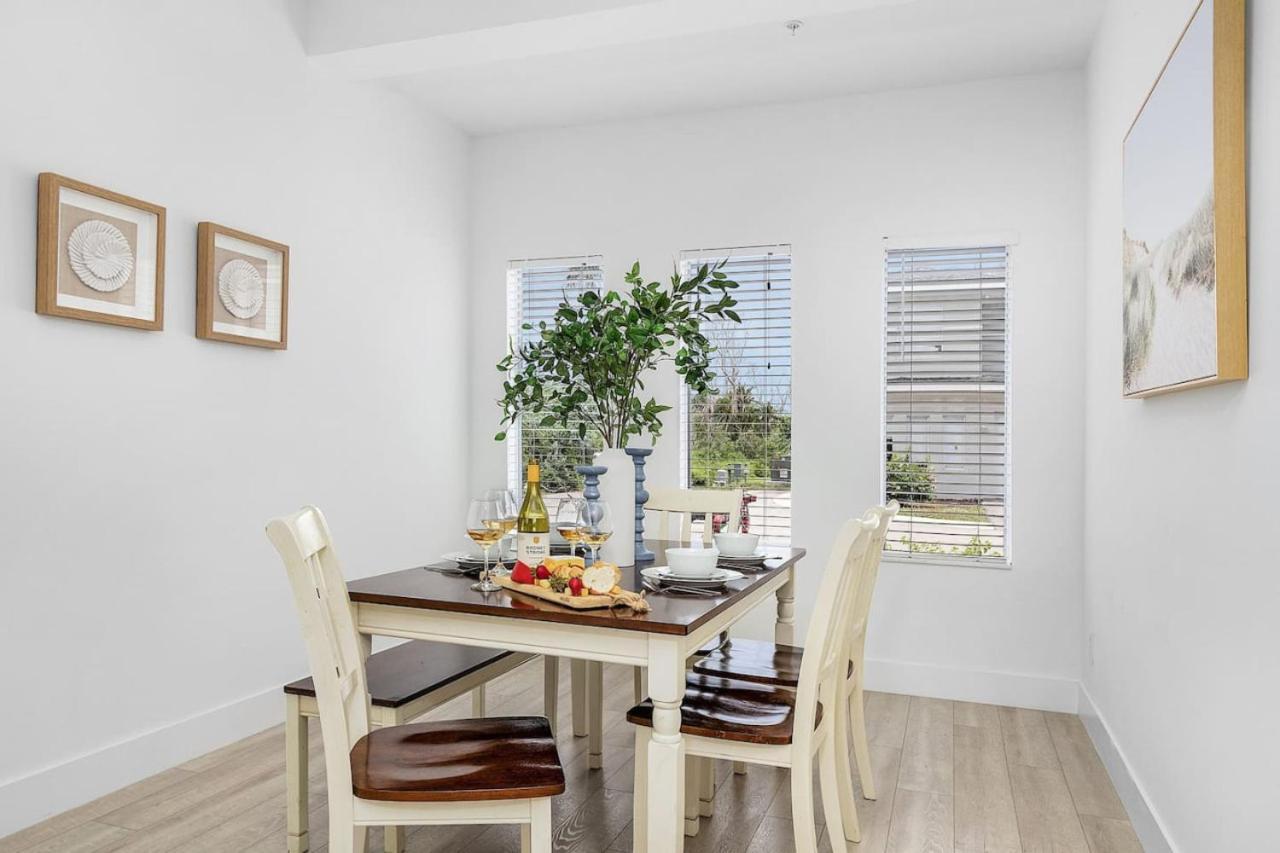 Holiday home Hideaway At Hidden Palms Cove *