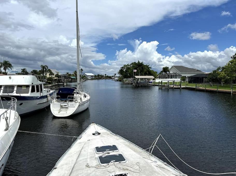 Cozy 2 Bedroom Waterfront With Heated Pool