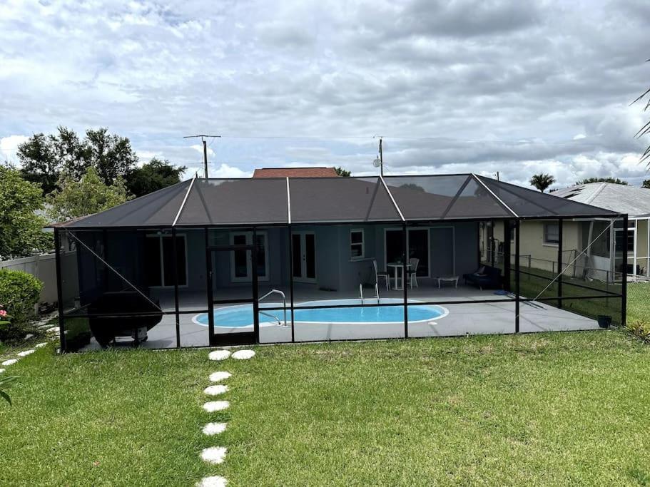 Cozy 2 Bedroom Waterfront With Heated Pool