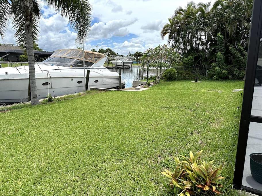 Cozy 2 Bedroom Waterfront With Heated Pool
