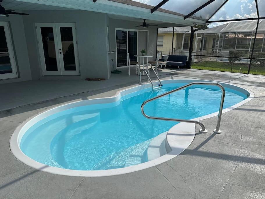 Holiday home Cozy 2 Bedroom Waterfront With Heated Pool *