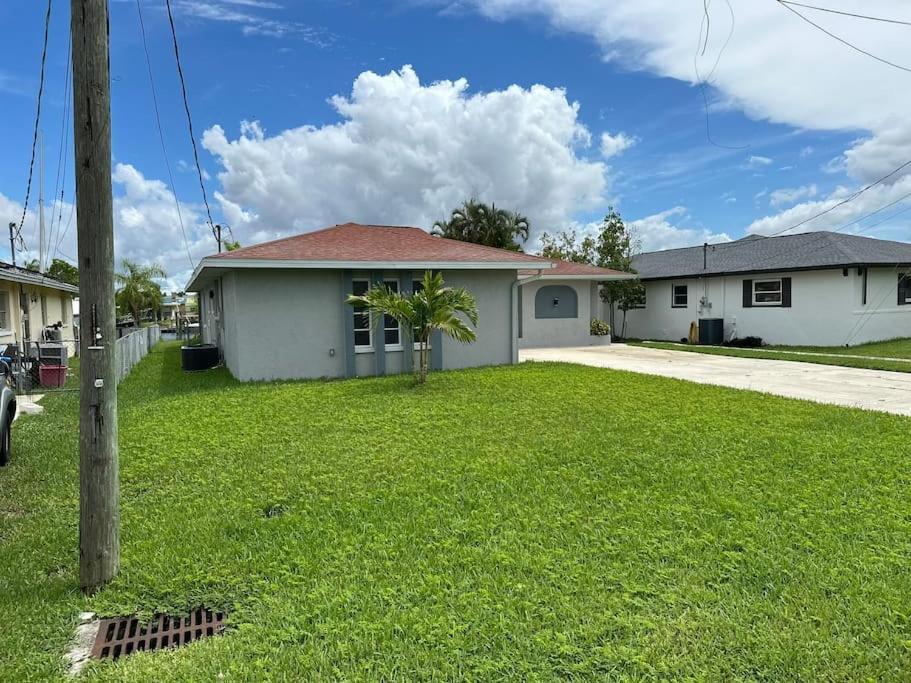 Holiday home Cozy 2 Bedroom Waterfront With Heated Pool Fort Myers