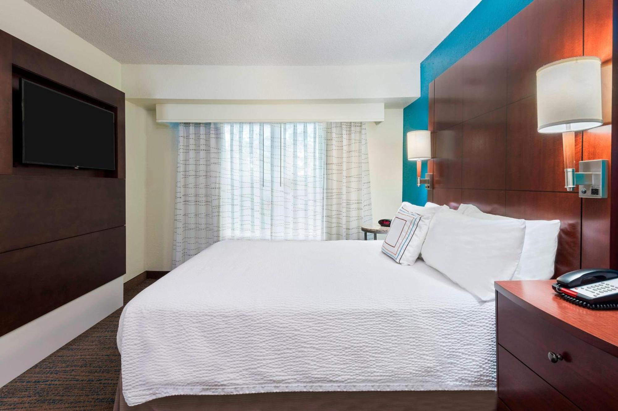 Hotel By Marriott Myers
