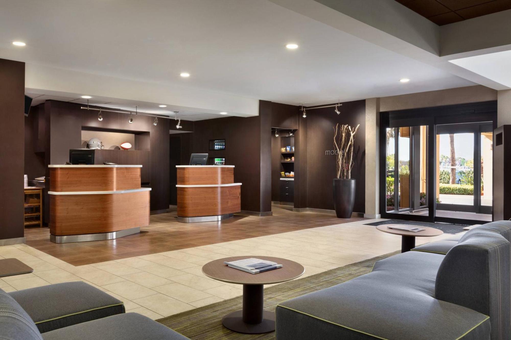 Courtyard Myers Cape Coral 3*