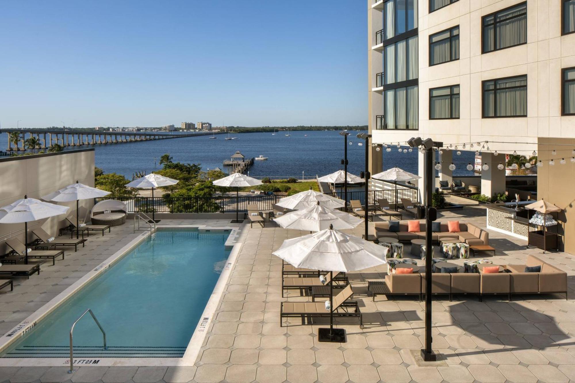 Luminary & Co., Autograph Collection 4* Fort Myers