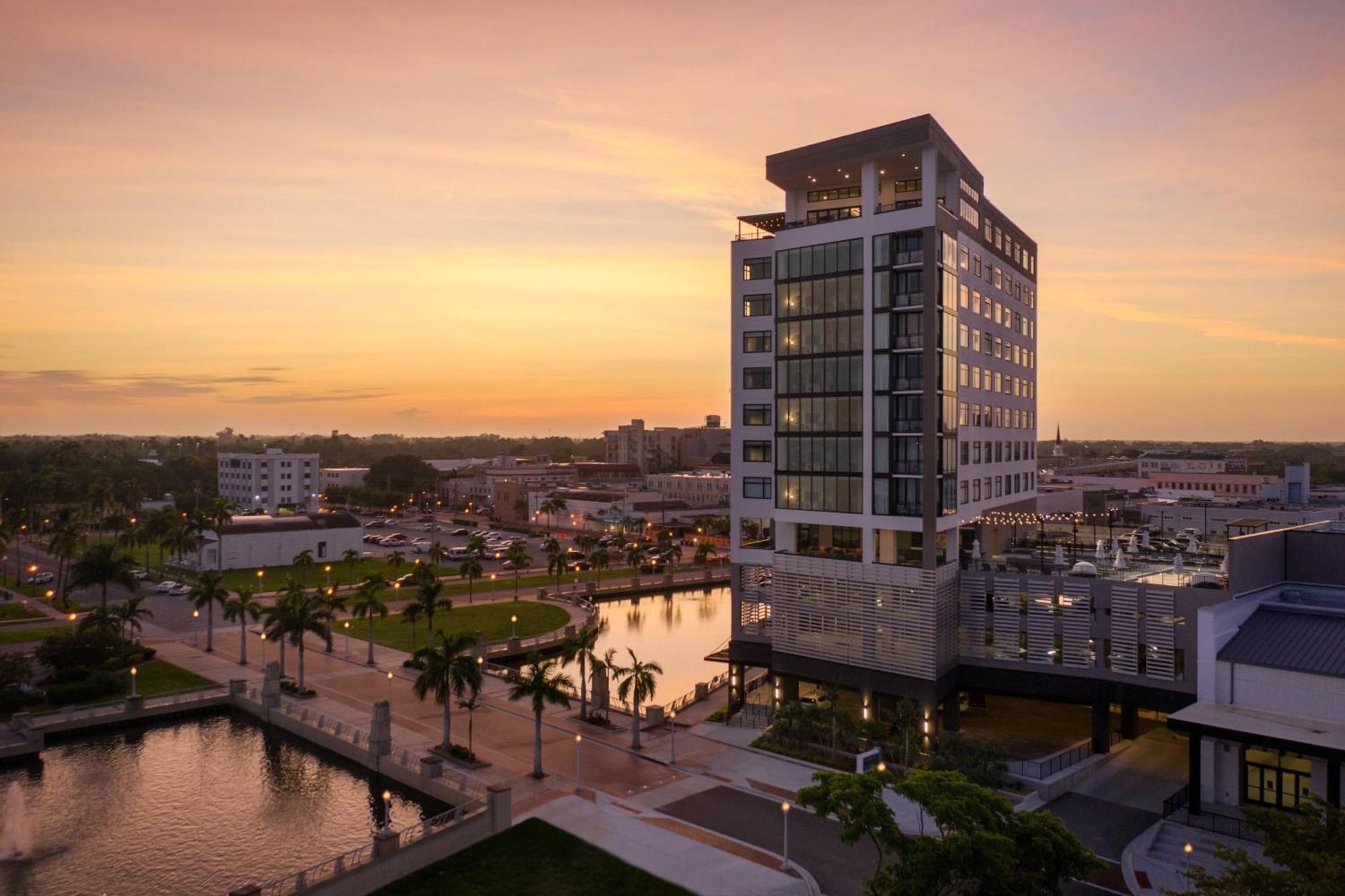 Hotel Luminary & Co., Autograph Collection