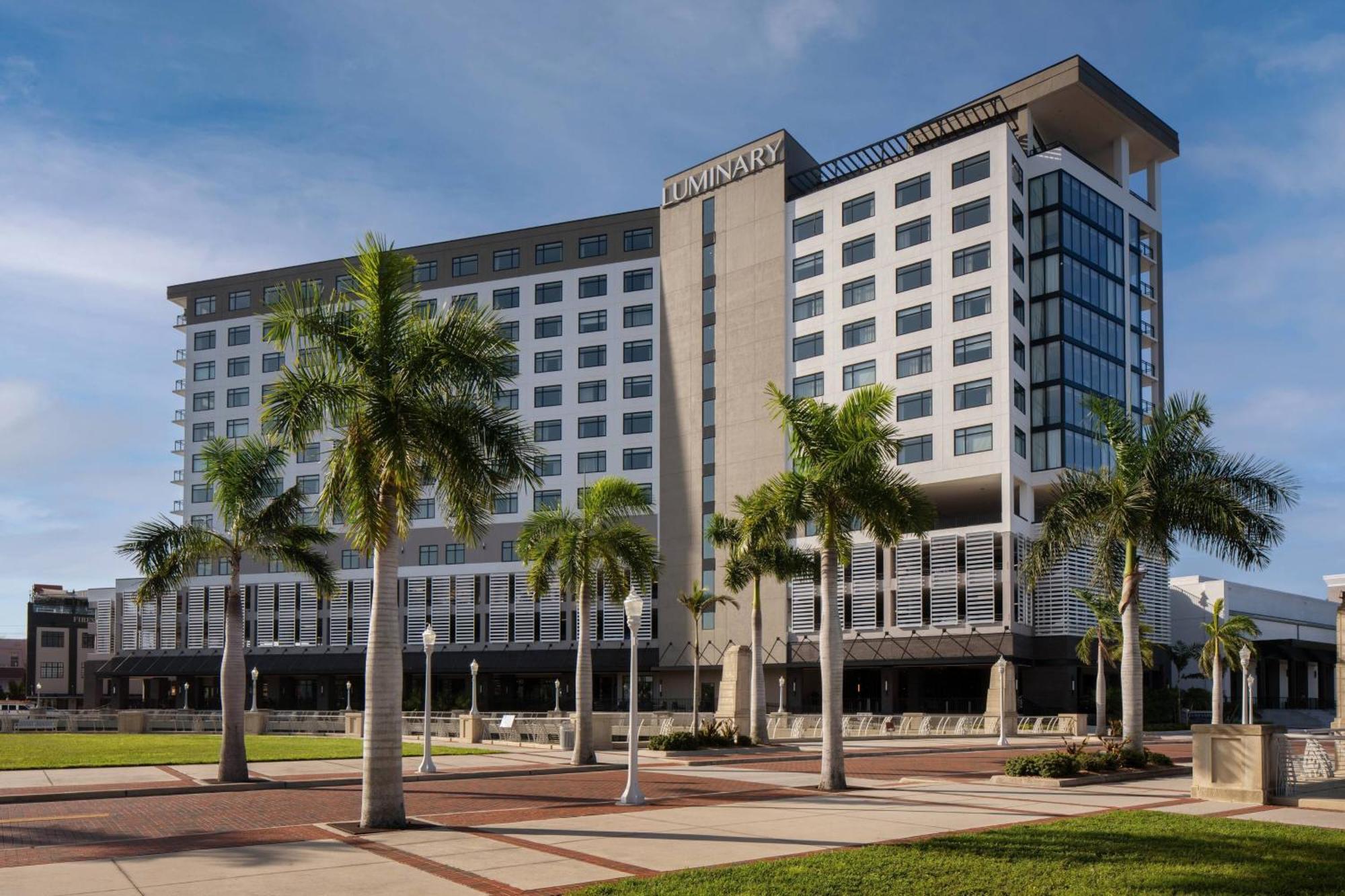 Luminary & Co., Autograph Collection Hotel 4*