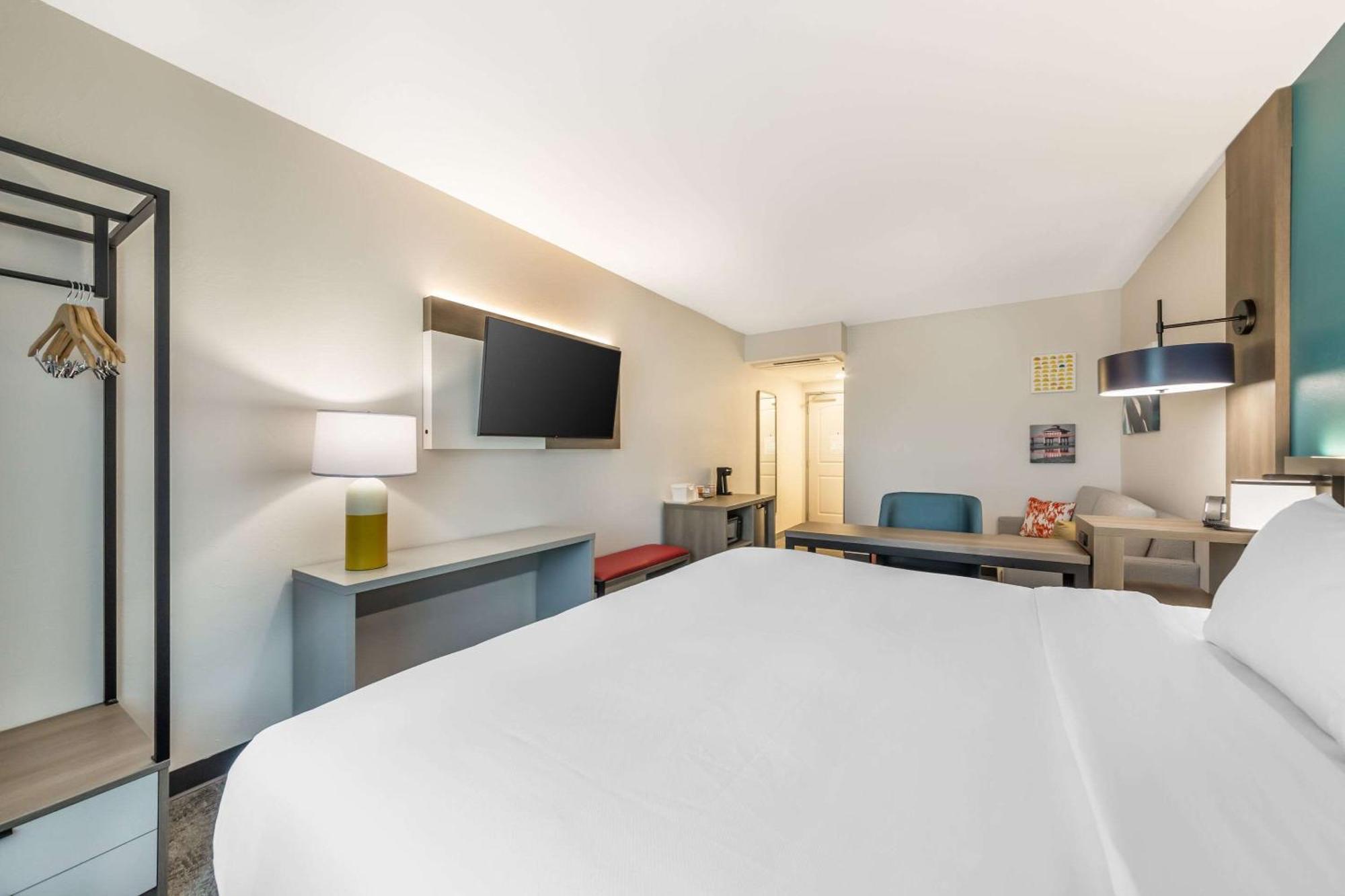 Comfort Myers East I-75 * Fort Myers