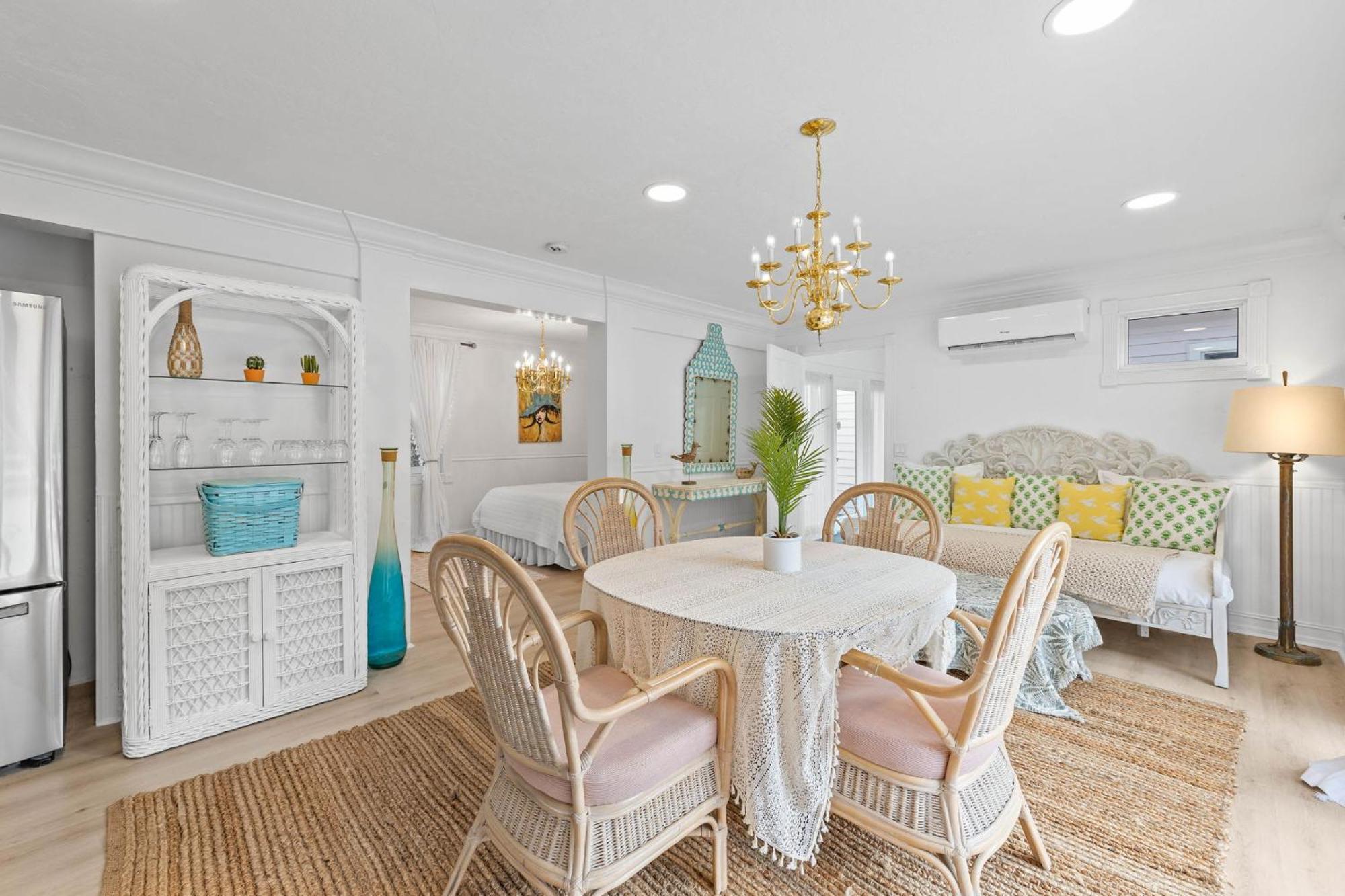 Holiday home Elegant Private Old South Florida Estate New Sleeps 18 To 20 Large Families Retreat Weddings Reunions Nanny Quarters Fort Myers