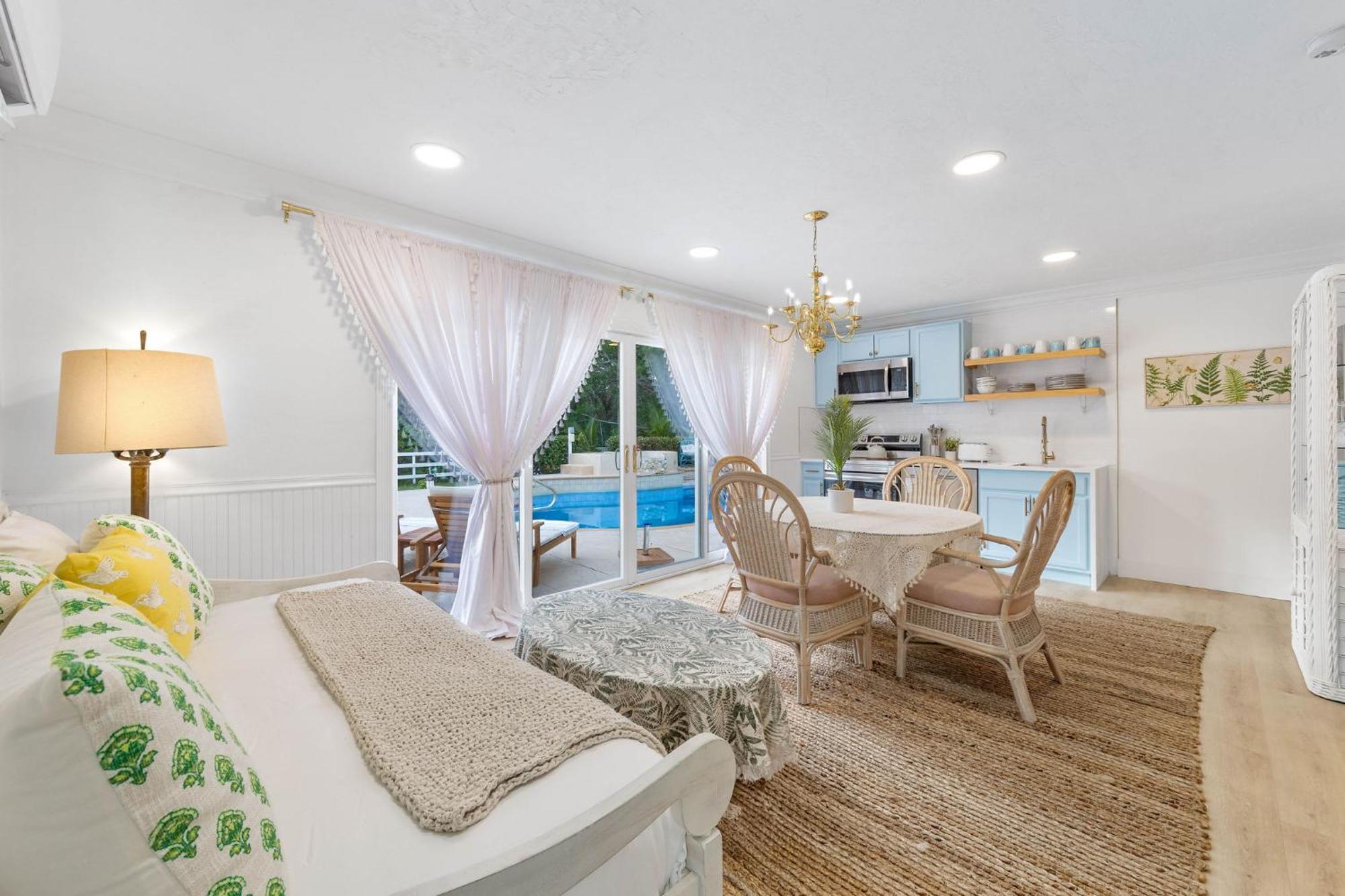 Elegant Private Old South Florida Estate New Sleeps 18 To 20 Large Families Retreat Weddings Reunions Nanny Quarters Fort Myers