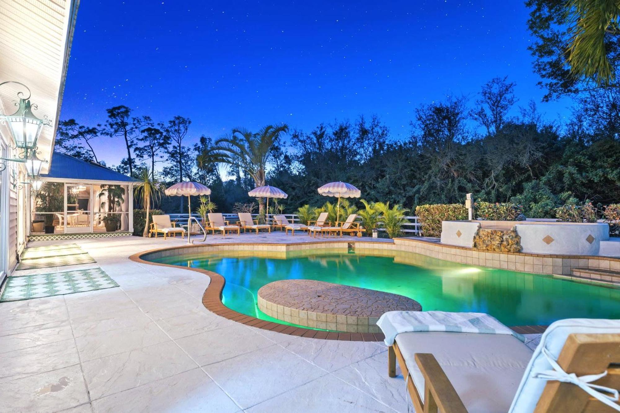 Holiday home Elegant Private Old South Florida Estate New Sleeps 18 To 20 Large Families Retreat Weddings Reunions Nanny Quarters