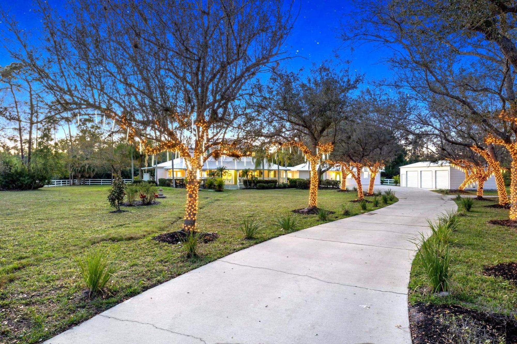 Holiday home Elegant Private Old South Florida Estate New Sleeps 18 To 20 Large Families Retreat Weddings Reunions Nanny Quarters Fort Myers