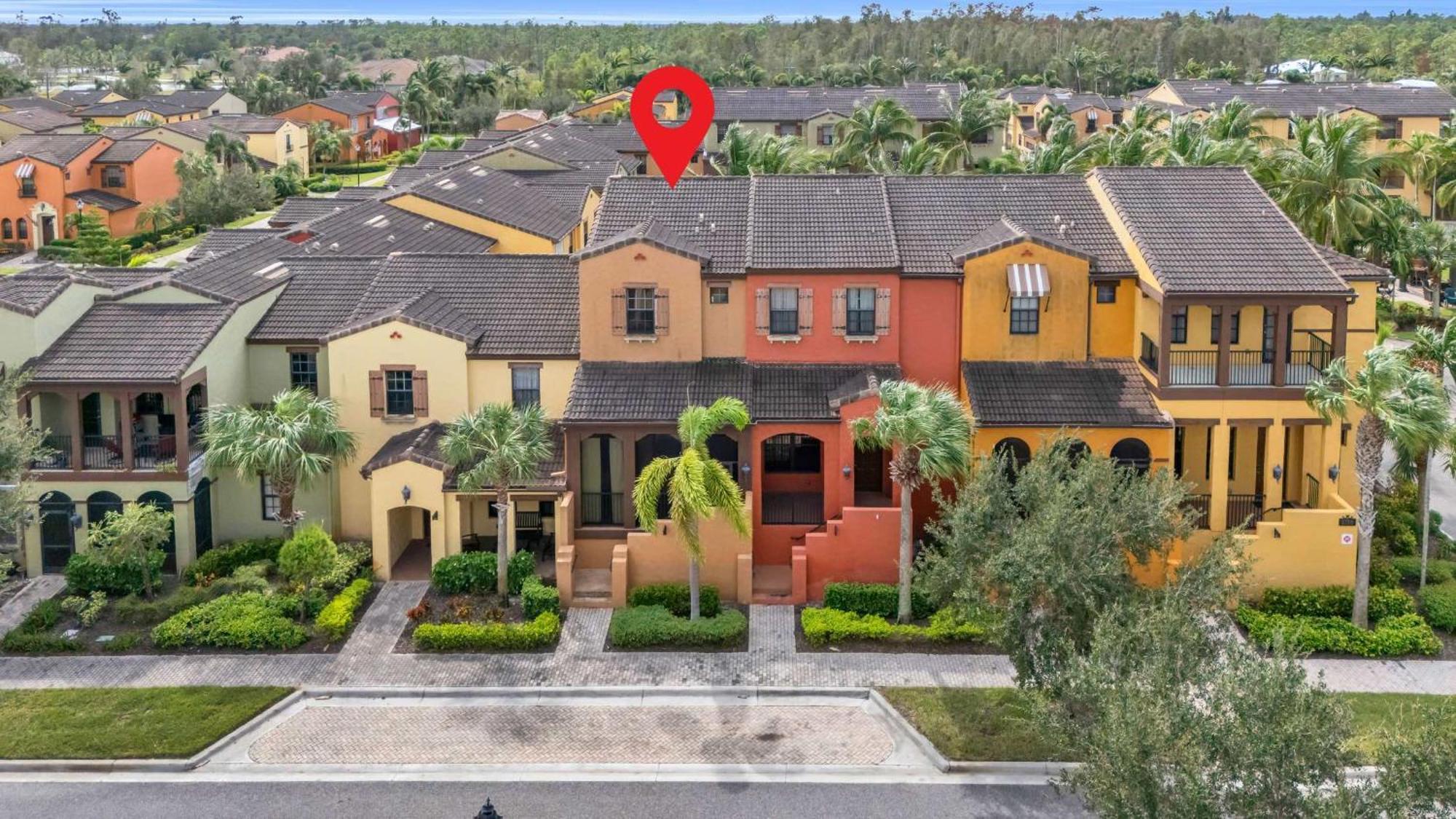Holiday home Townhome In Paseo Of Myers - Amenities Galore *