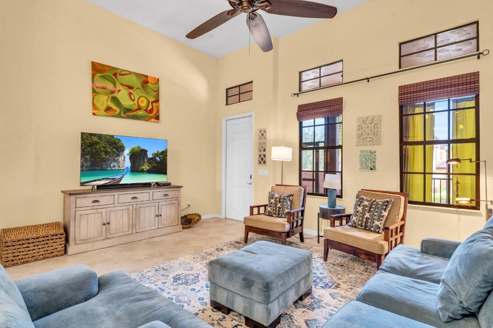 Townhome In Paseo Of Myers - Amenities Galore *