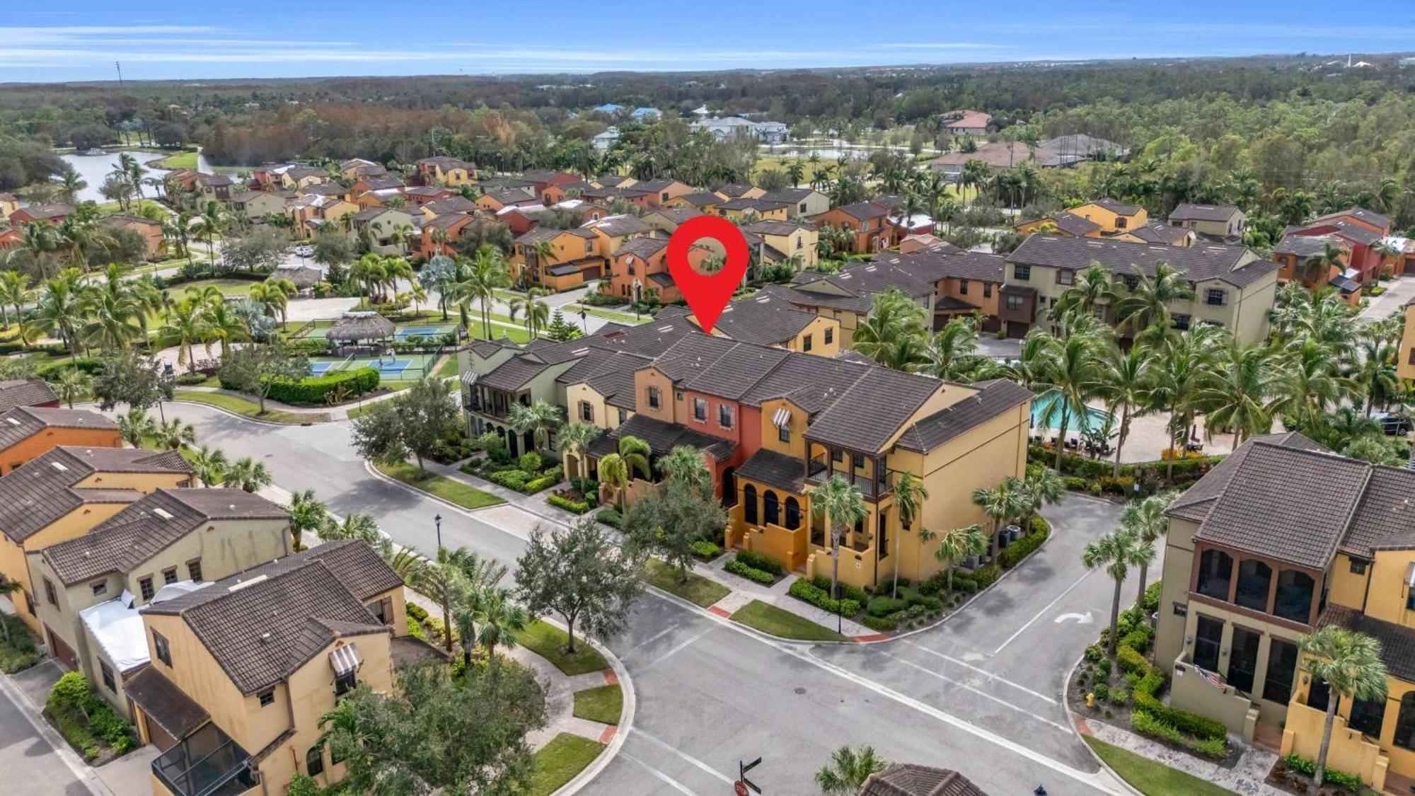 Townhome In Paseo Of Myers - Amenities Galore * Fort Myers